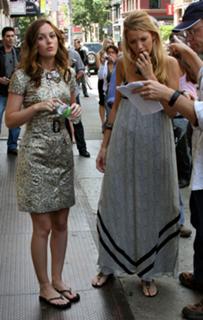 Leighton Meester feet photo thumbnail