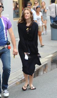 Leighton Meester feet photo thumbnail