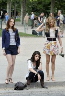 Leighton Meester feet photo thumbnail