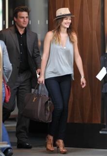 Leighton Meester feet photo thumbnail