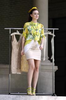Leighton Meester feet photo thumbnail