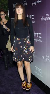 Leighton Meester feet photo thumbnail