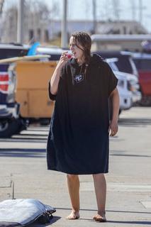 Leighton Meester feet photo thumbnail