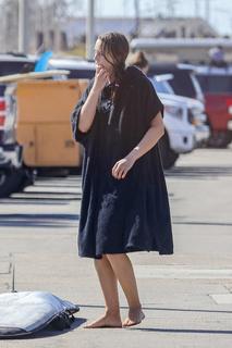 Leighton Meester feet photo thumbnail