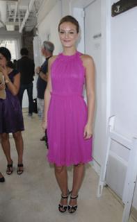 Leighton Meester feet photo thumbnail