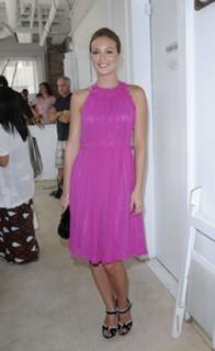 Leighton Meester feet photo thumbnail