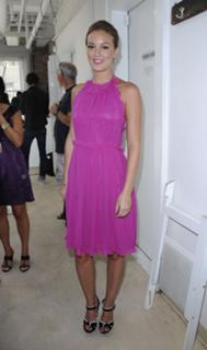 Leighton Meester feet photo thumbnail