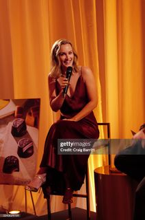 Leighton Meester feet photo thumbnail