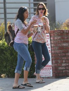 Leighton Meester feet photo thumbnail