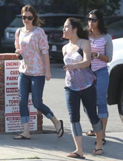 Leighton Meester feet photo thumbnail