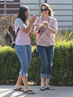 Leighton Meester feet photo thumbnail