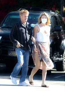 Leila George feet photo thumbnail