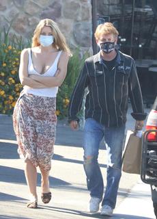 Leila George feet photo thumbnail