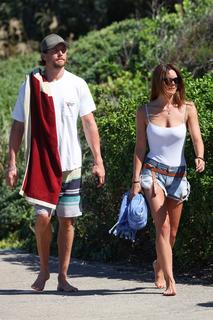 Leila George feet photo thumbnail