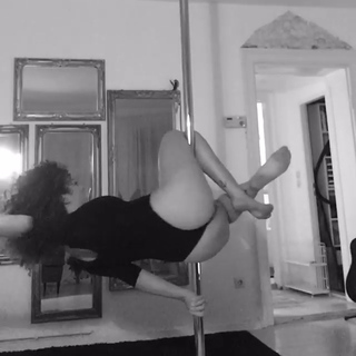 Leila Lowfire feet photo 19