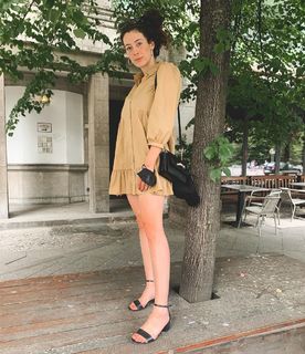 Leila Lowfire feet photo 1