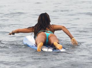 Leilani Dowding feet photo thumbnail