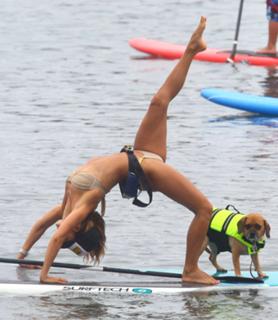 Leilani Dowding feet photo thumbnail