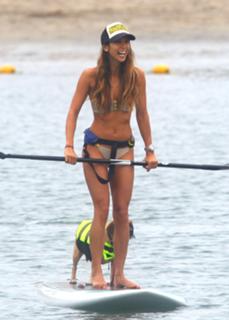 Leilani Dowding feet photo thumbnail