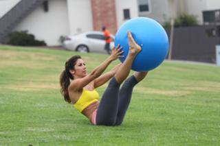 Leilani Dowding feet photo thumbnail