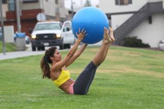 Leilani Dowding feet photo thumbnail