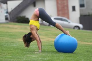 Leilani Dowding feet photo thumbnail