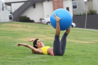 Leilani Dowding feet photo thumbnail