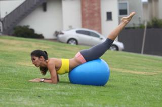 Leilani Dowding feet photo thumbnail