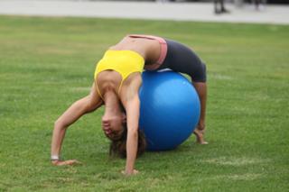 Leilani Dowding feet photo thumbnail