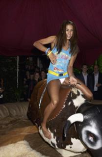 Leilani Dowding feet photo thumbnail