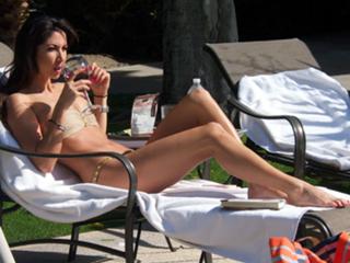 Leilani Dowding feet photo thumbnail