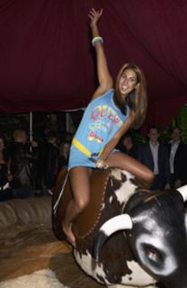 Leilani Dowding feet photo thumbnail