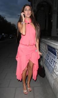 Leilani Dowding feet photo thumbnail