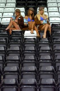 Leilani Dowding feet photo thumbnail