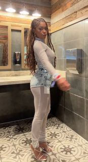 Leilani Green feet photo 1