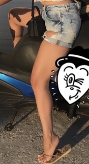 Lekaa El Khamisy feet photo thumbnail