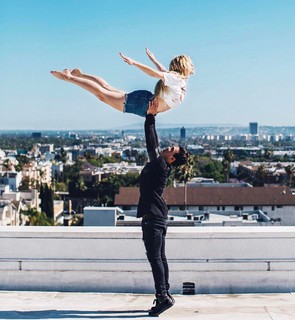Lele Pons feet photo thumbnail