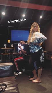 Lele Pons feet photo thumbnail