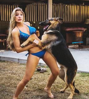 Lele Pons feet photo thumbnail