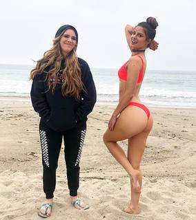 Lele Pons feet photo thumbnail