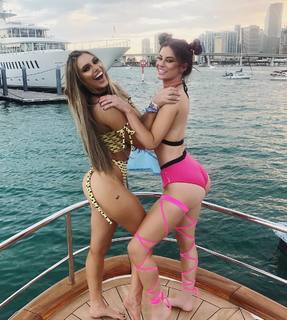 Lele Pons feet photo thumbnail