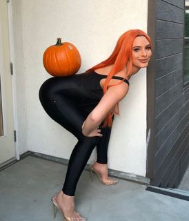 Lele Pons feet photo thumbnail