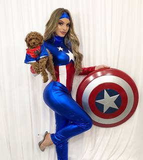 Lele Pons feet photo thumbnail