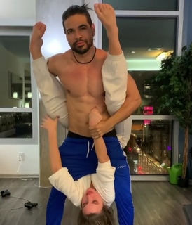 Lele Pons feet photo thumbnail