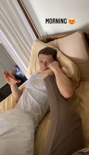 Lele Pons feet photo thumbnail