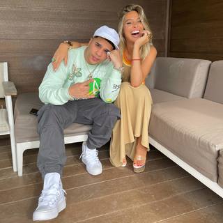 Lele Pons feet photo thumbnail
