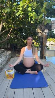 Lele Pons feet photo thumbnail