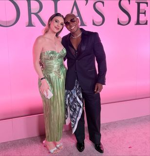 Lele Pons feet photo thumbnail