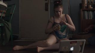 Lena Dunham feet photo thumbnail