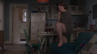 Lena Dunham feet photo thumbnail